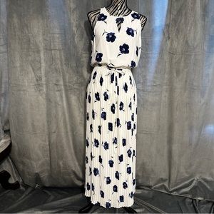 BANANA REPUBLIC LONG SLEEVELESS WHITE MAXI DRESS ACCORDION PLEATED SKIRT BELTED